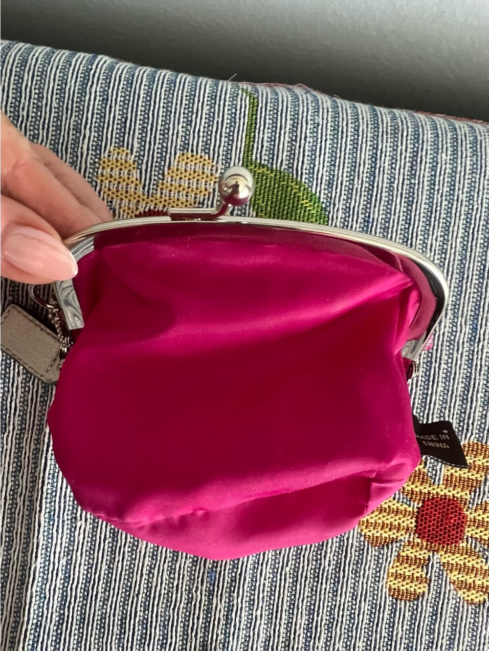 Coach Rare Y2K Pink Signature Kiss-Lock Coin  Purse - Picture 7 of 9